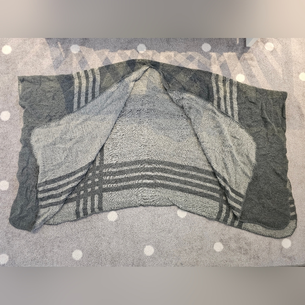 Reversible plaid shawl wrap scarf light gray and dark gray women’s